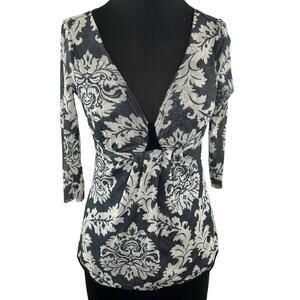 Sweet Pea Stacy Frati Gray White Floral V-Neck 3/4 Sleeve A-Line Blouse Top M